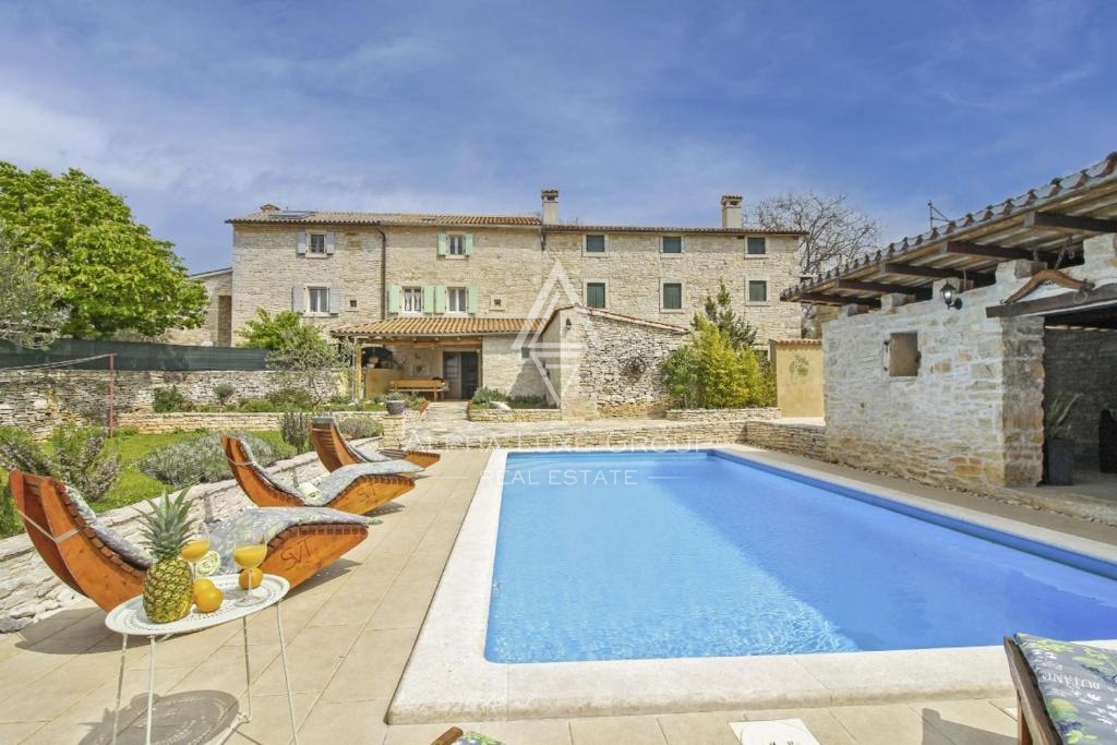 Svetvinčenat, Istria – Autentica casa in pietra con piscina