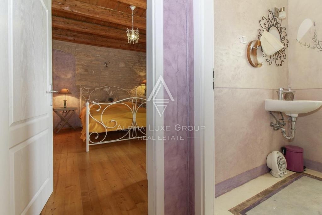 Svetvinčenat, Istria – Autentica casa in pietra con piscina