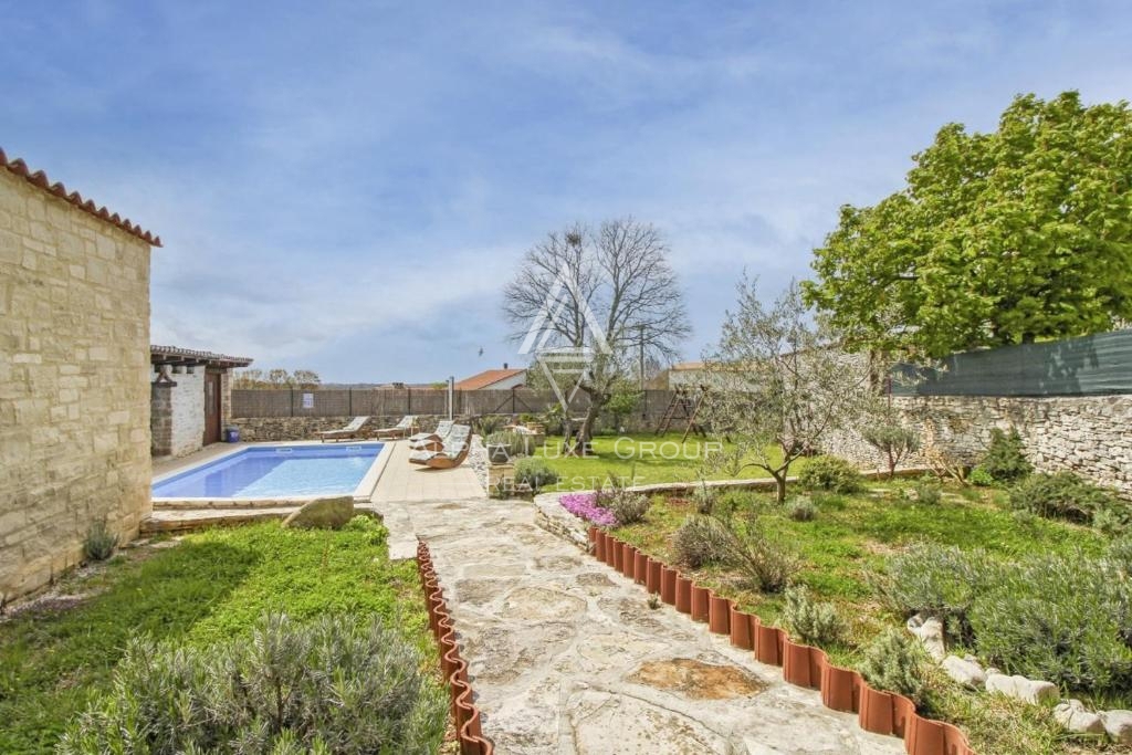 Svetvinčenat, Istria – Autentica casa in pietra con piscina