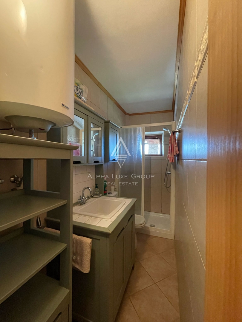 Tar, Istria – Casa in pietra con due appartamenti e giardino