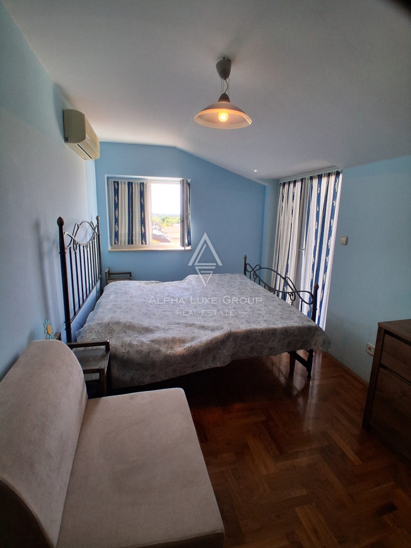 Poreč, Istria: Appartamento su due livelli con terrazza