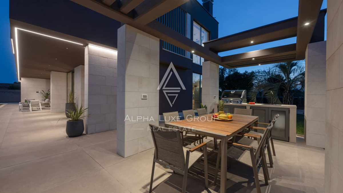 Istria, Krnica: Villa moderna con panorama mare