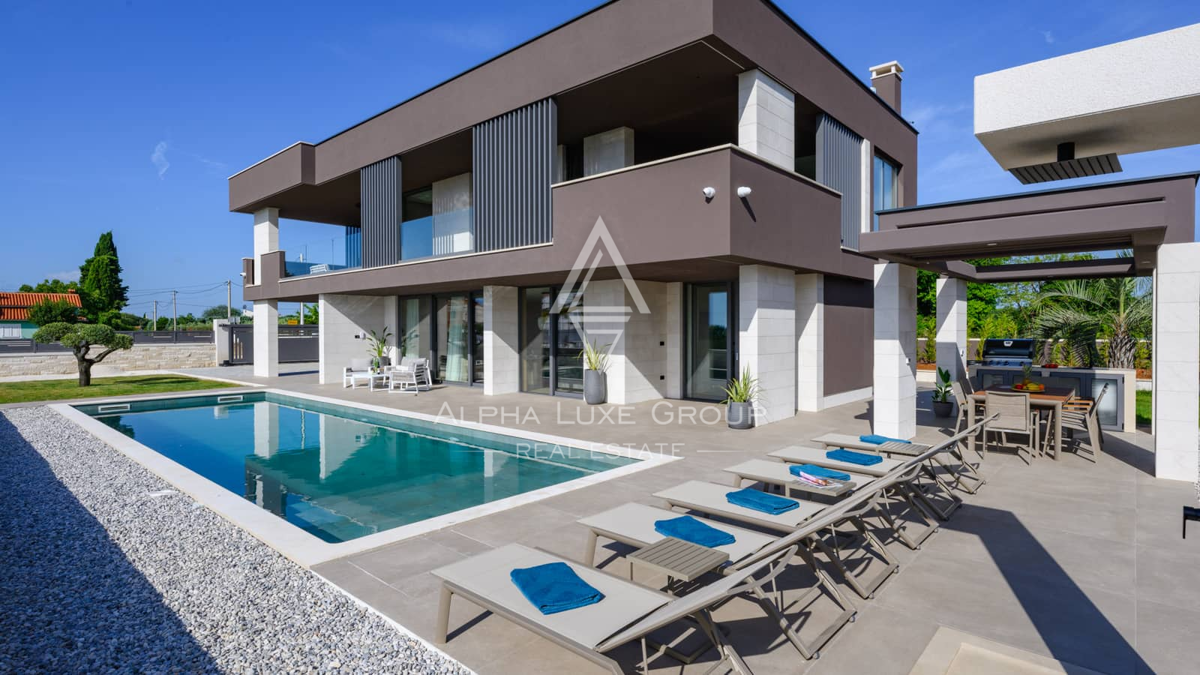 Istria, Krnica: Villa moderna con panorama mare