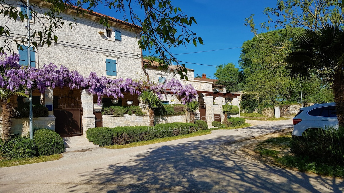 Istria, Rovinj: Villa in pietra con piscina potenziale