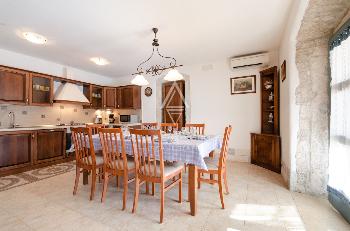 Istria, Rovinj: Villa in pietra con piscina potenziale