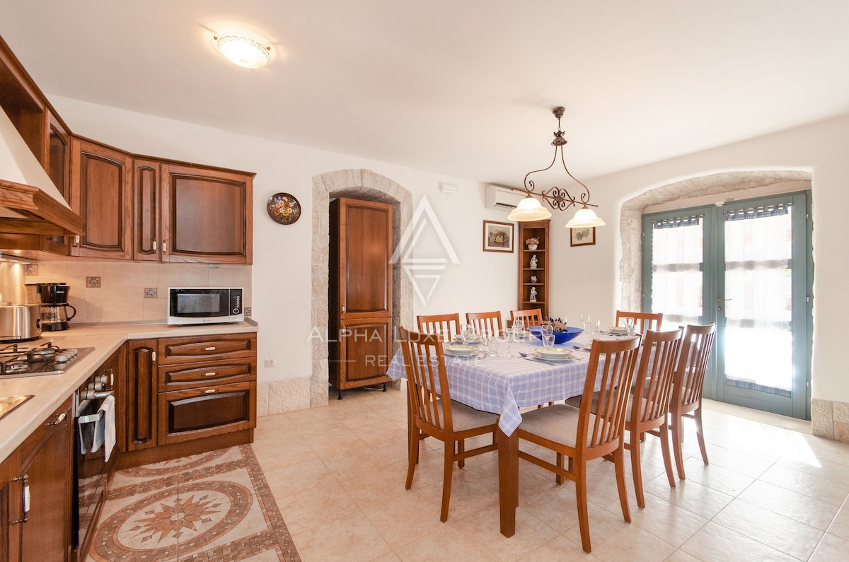 Istria, Rovinj: Villa in pietra con piscina potenziale