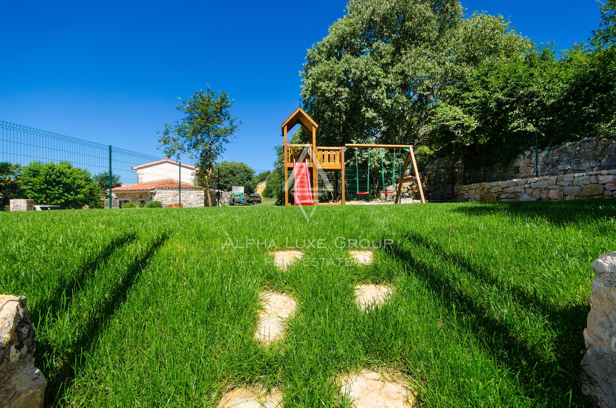 Istria, Rovinj: Villa in pietra con piscina potenziale