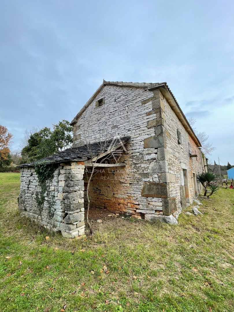Istria, Oprtalj – Casa in pietra da ristrutturare