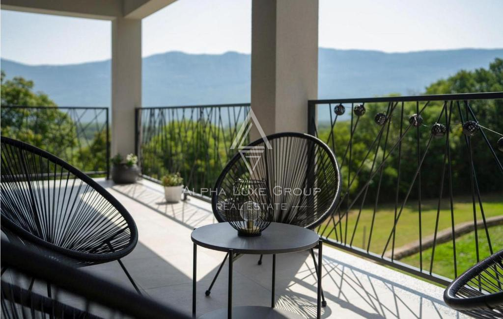 Istria, Labin: Villa con piscina ai margini del borgo