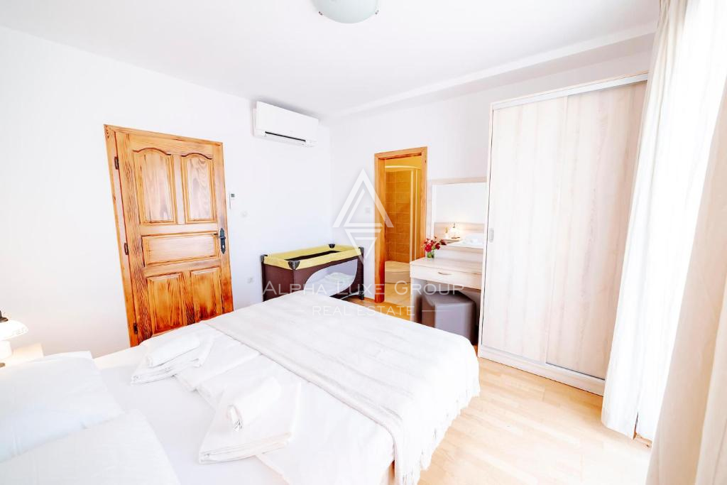 Istria, Višnjan: Incantevole casa rustica con piscina