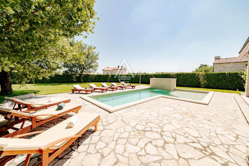 Istria, Višnjan: Incantevole casa rustica con piscina