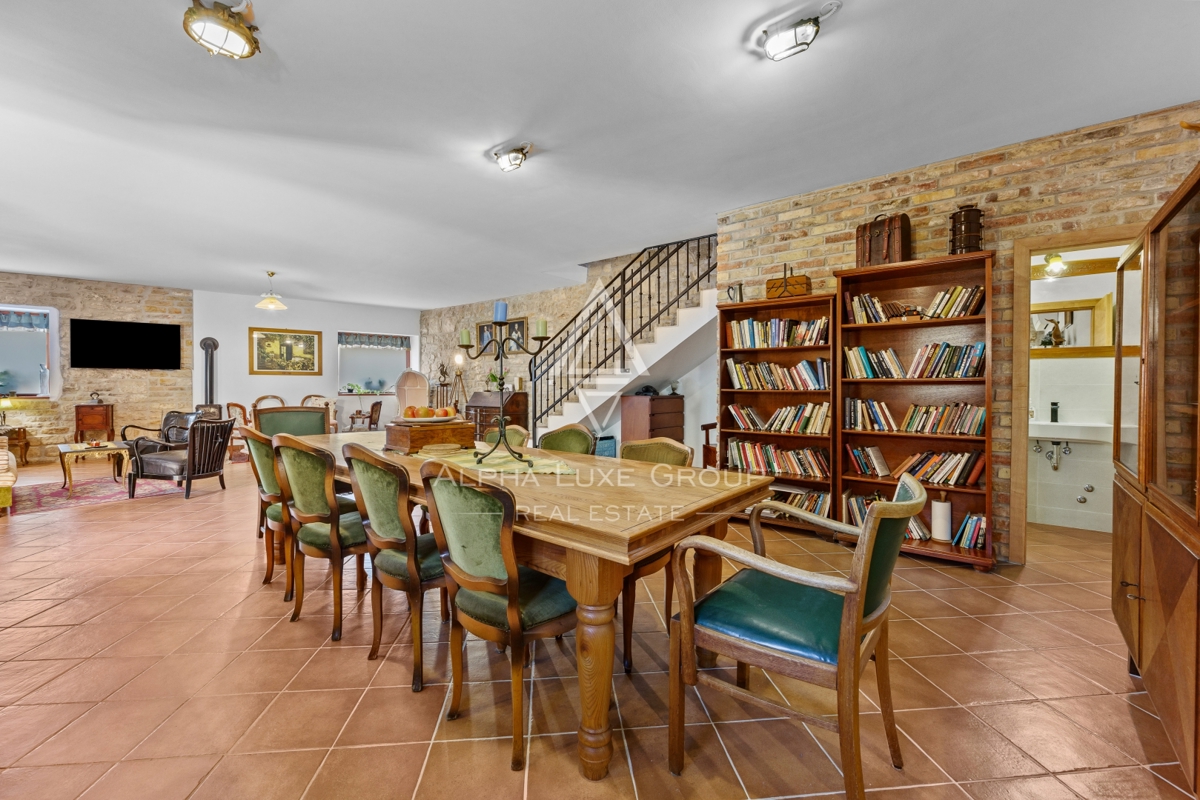 Istria, Buie – casa in pietra ristrutturata con giardino