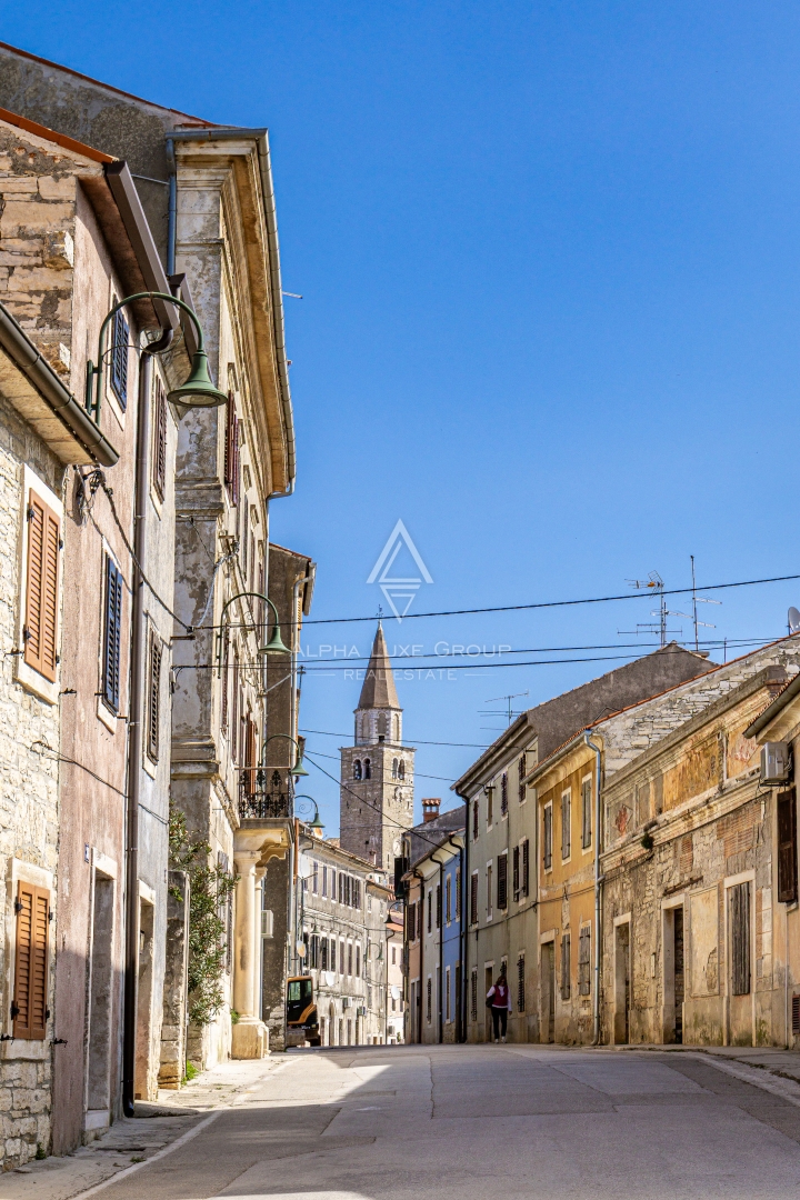 Istria, Buie – casa in pietra ristrutturata con giardino