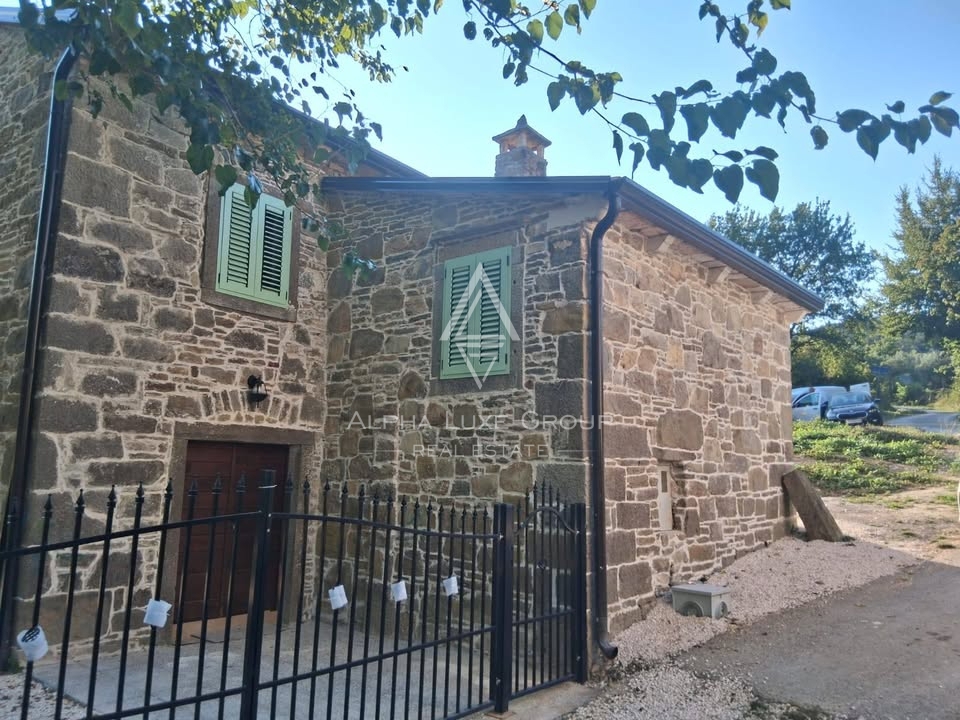 Istria, Sovinjak – casa in pietra ristrutturata, cortile