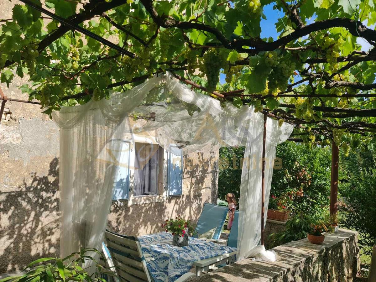 STONE HOUSE WITH BEAUTIFUL GARDEN