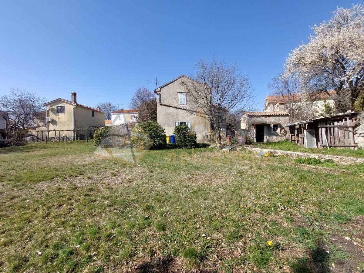 STONE HOUSE WITH BEAUTIFUL GARDEN