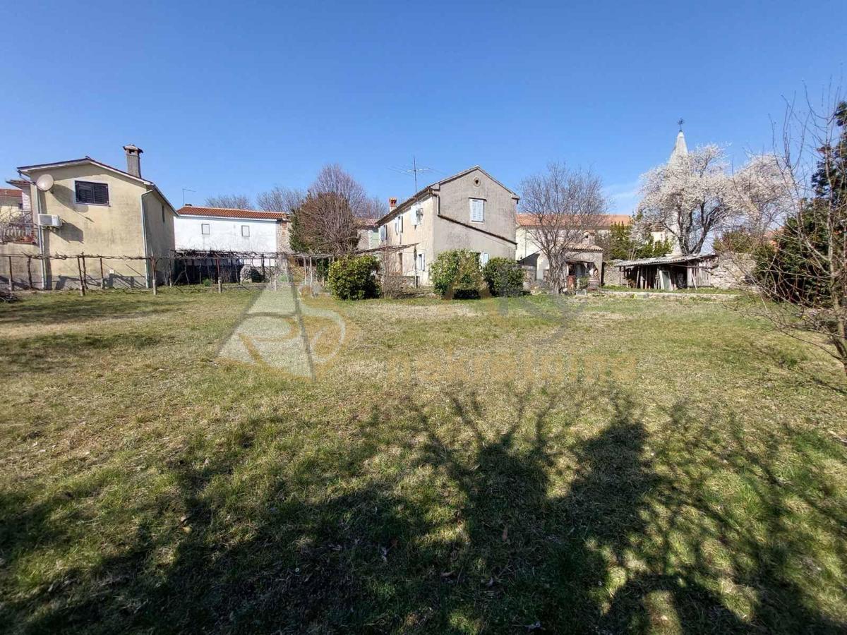 STONE HOUSE WITH BEAUTIFUL GARDEN
