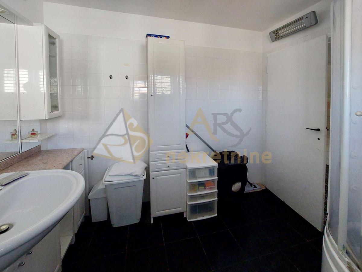 STONE HOUSE WITH BEAUTIFUL GARDEN