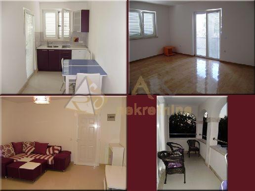 VILA S 10 APARTMANA I BAZENOM