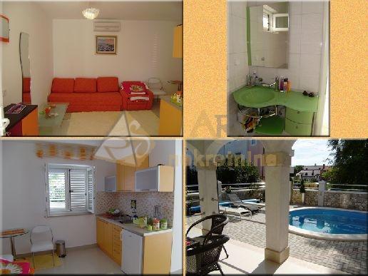 VILA S 10 APARTMANA I BAZENOM