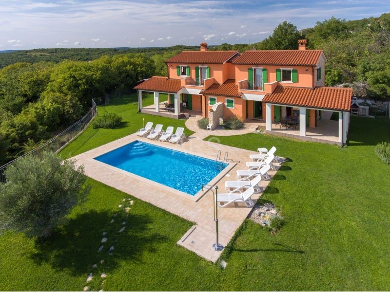 SEMI-DETACHED HOUSE WITH POOL AND BEAUTIFUL PANORAMIC VIEW