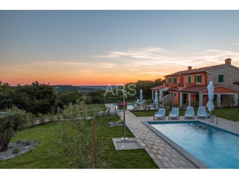 SEMI-DETACHED HOUSE WITH POOL AND BEAUTIFUL PANORAMIC VIEW