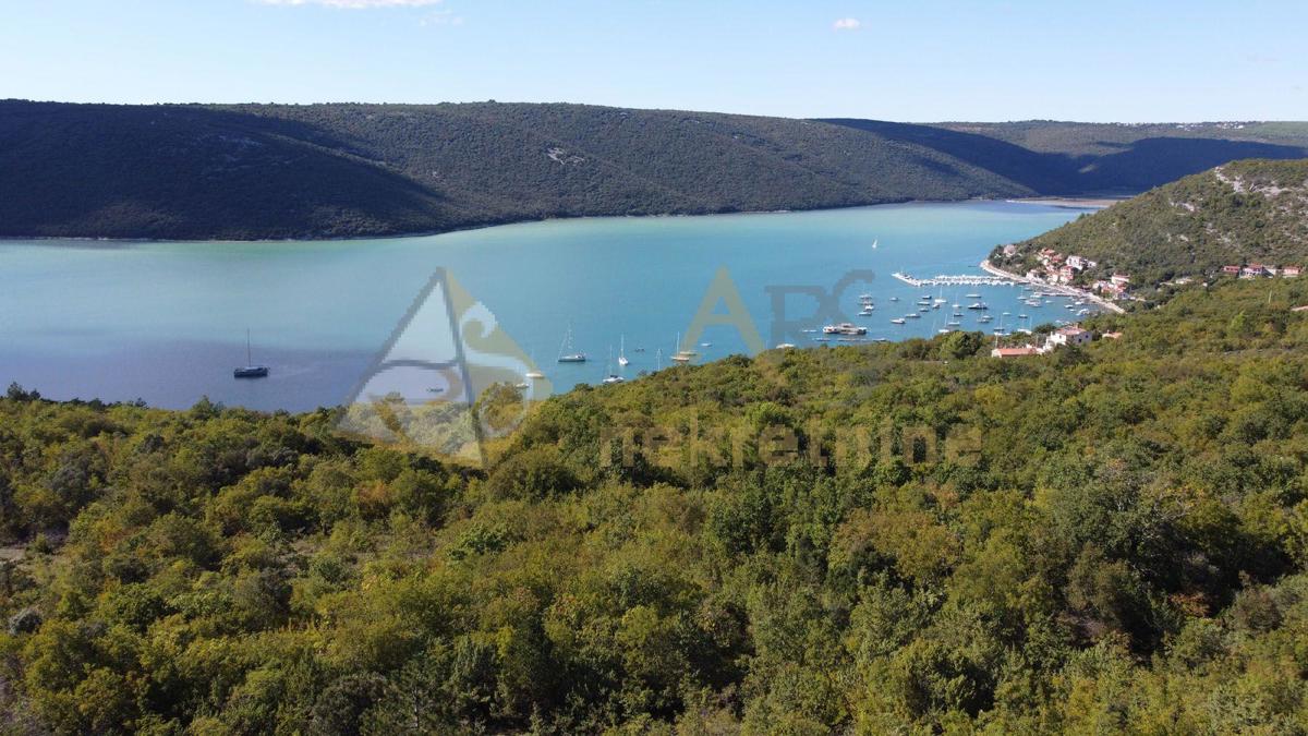 IZUZETNA LOKACIJA ZA VILE  S POGLEDOM NA MORE!