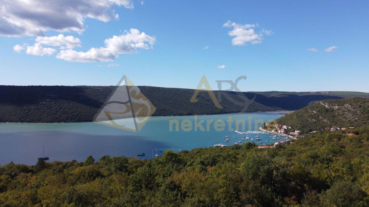IZUZETNA LOKACIJA ZA VILE  S POGLEDOM NA MORE!