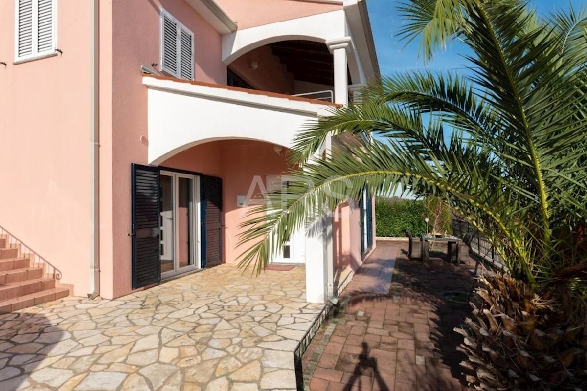 HOUSE NEAR THE SEA WITH A BEAUTIFUL OPEN VIEW