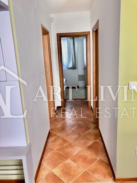 ISTRIA, POLA, dintorni - moderno appartamento al piano terra a 150 metri dal mare