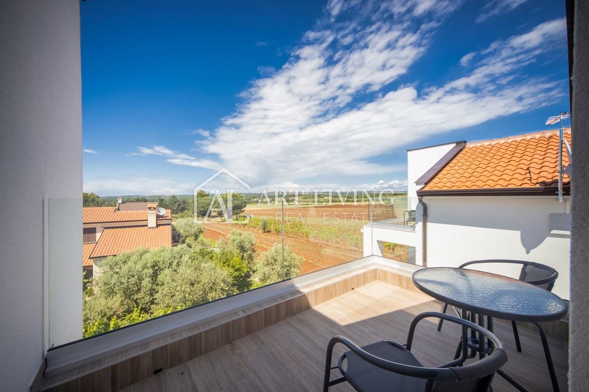 Istria, Parenzo, dintorni - villa di lusso con piscina in una posizione tranquilla e bellissima