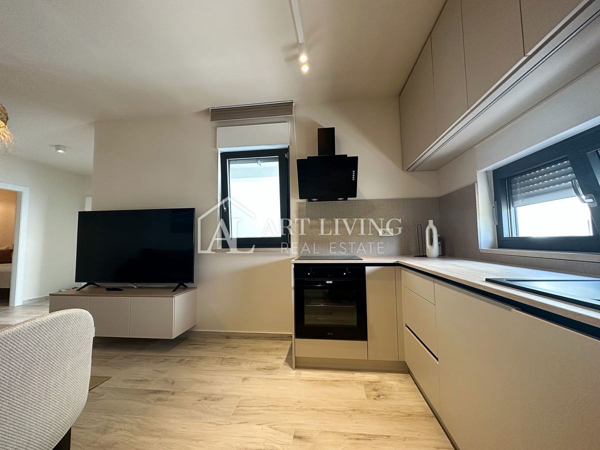 Umago, dintorni - appartamento arredato con stile al primo piano di un nuovo edificio - OCCASIONE