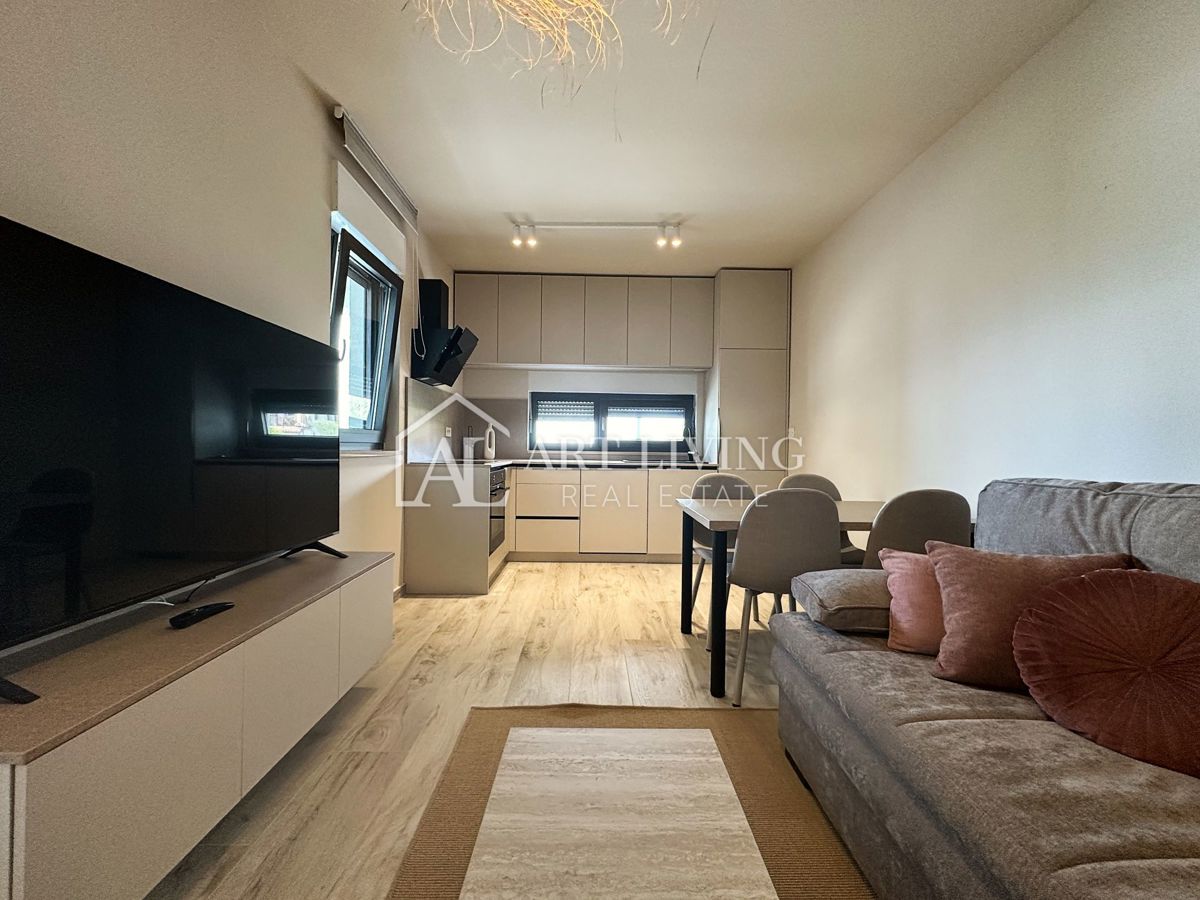 Umago, dintorni - appartamento arredato con stile al primo piano di un nuovo edificio - OCCASIONE