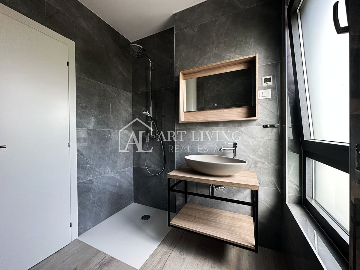 Umago, dintorni - appartamento arredato con stile al primo piano di un nuovo edificio - OCCASIONE