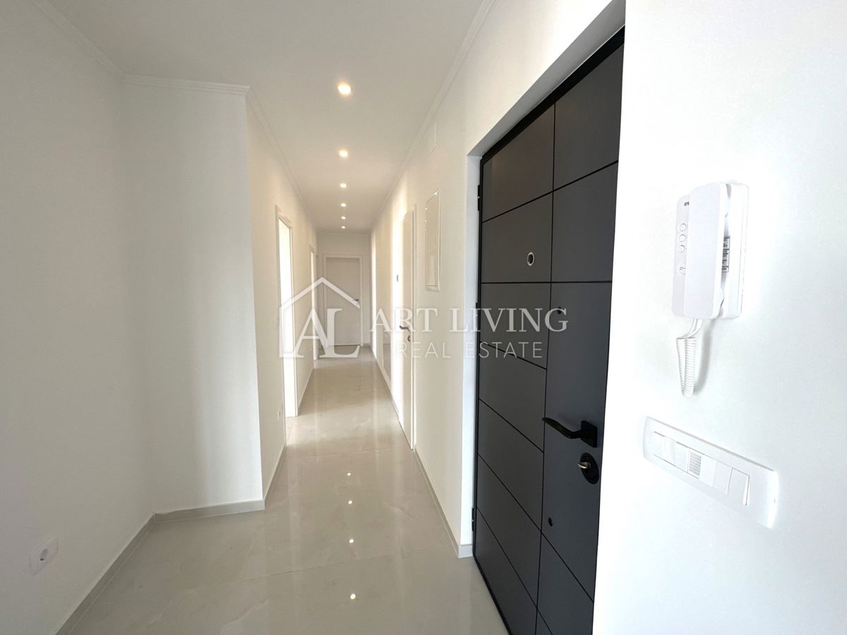 Umago, trosobni stan, 109 m2, con una posizione bella e attraente