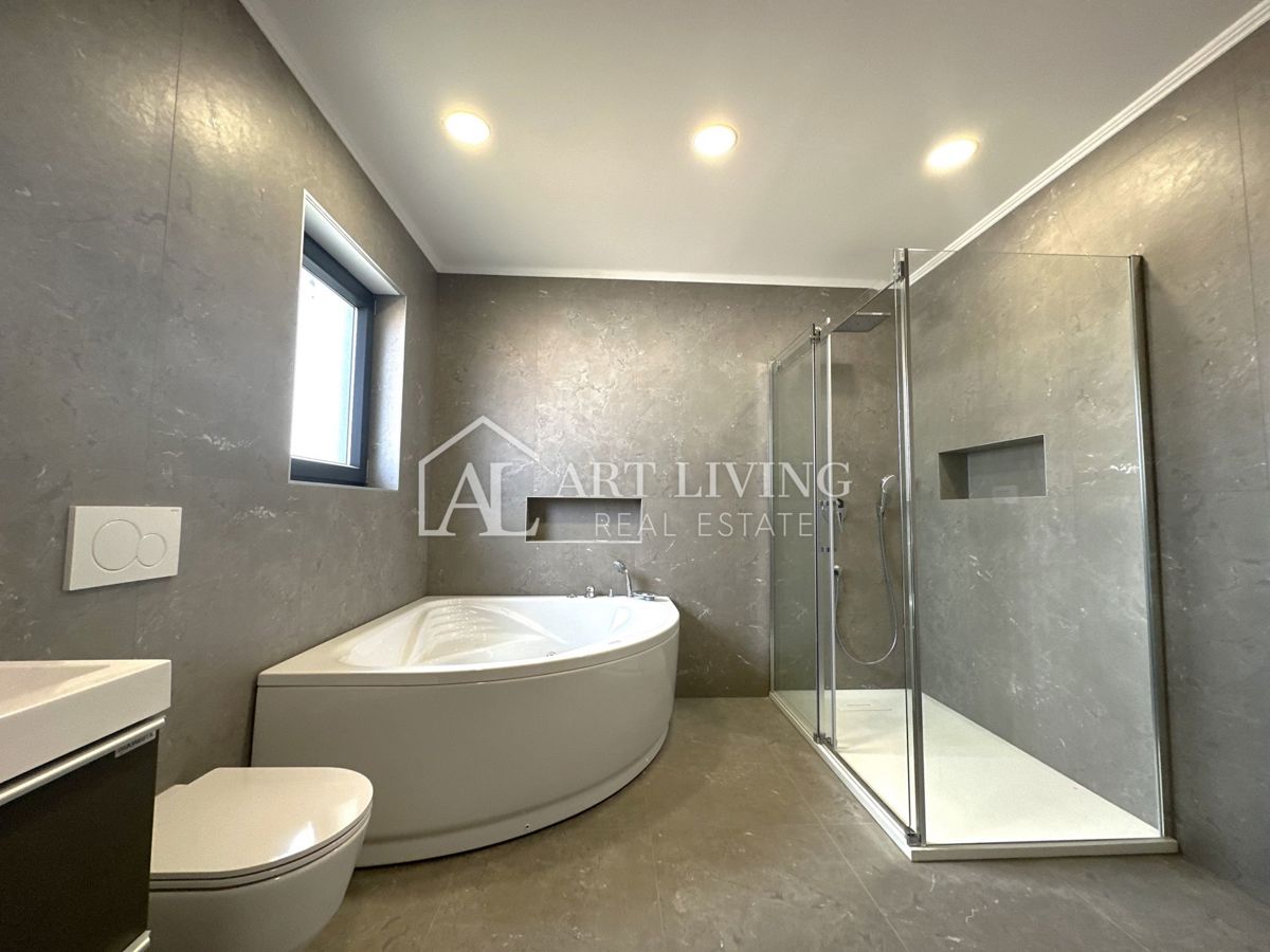 Umago, trosobni stan, 109 m2, con una posizione bella e attraente