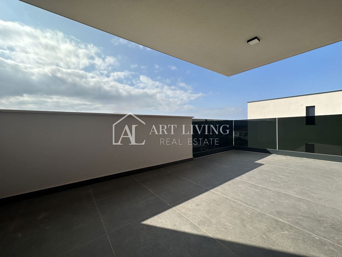 Umago, trosobni stan, 109 m2, con una posizione bella e attraente