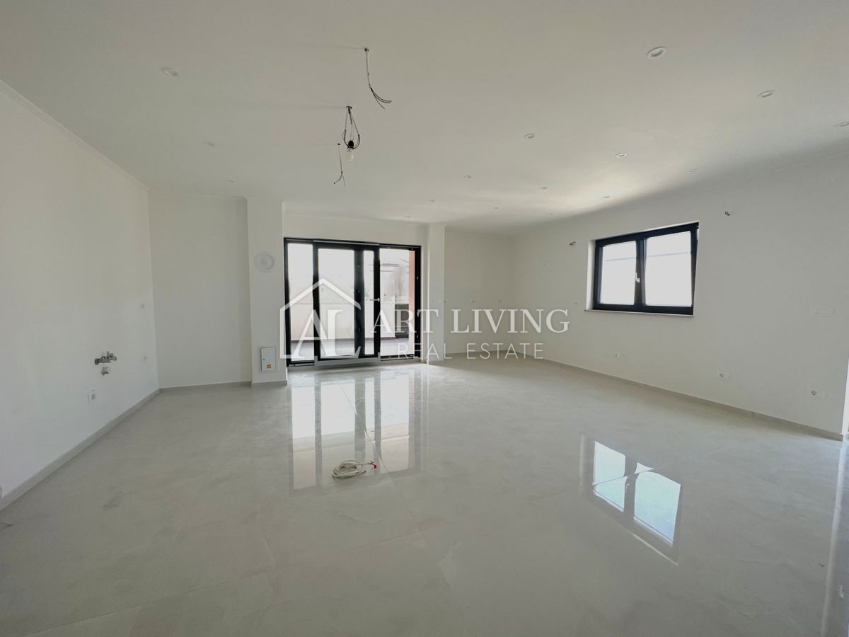 Umago, trosobni stan, 109 m2, con una posizione bella e attraente