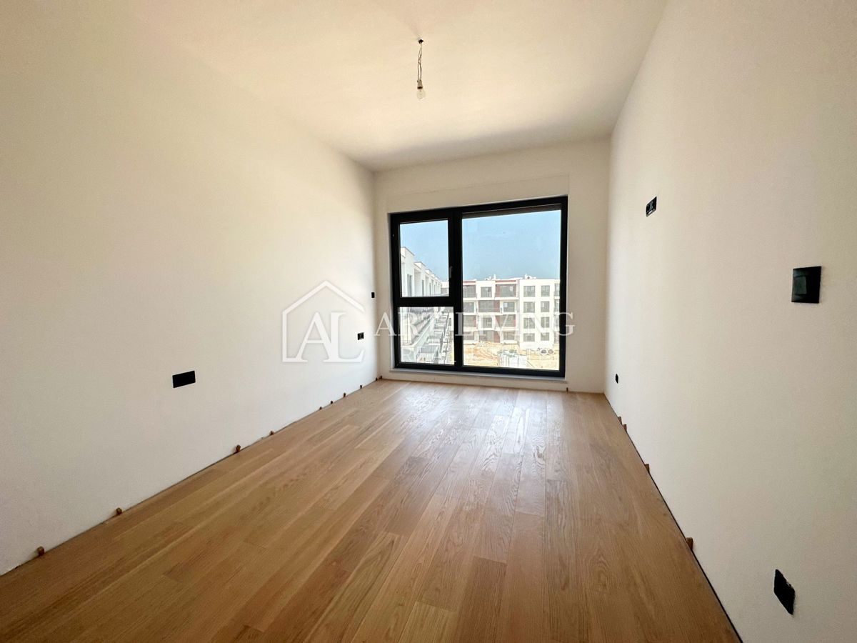 Istria, Umago - moderno appartamento con due camere da letto al 3° piano - OCCASIONE