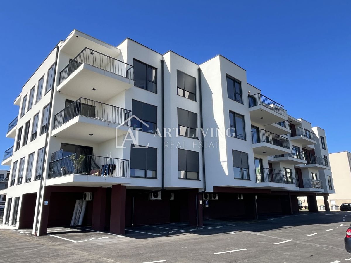 Istria, Umago - moderno appartamento con due camere da letto al 3° piano - OCCASIONE