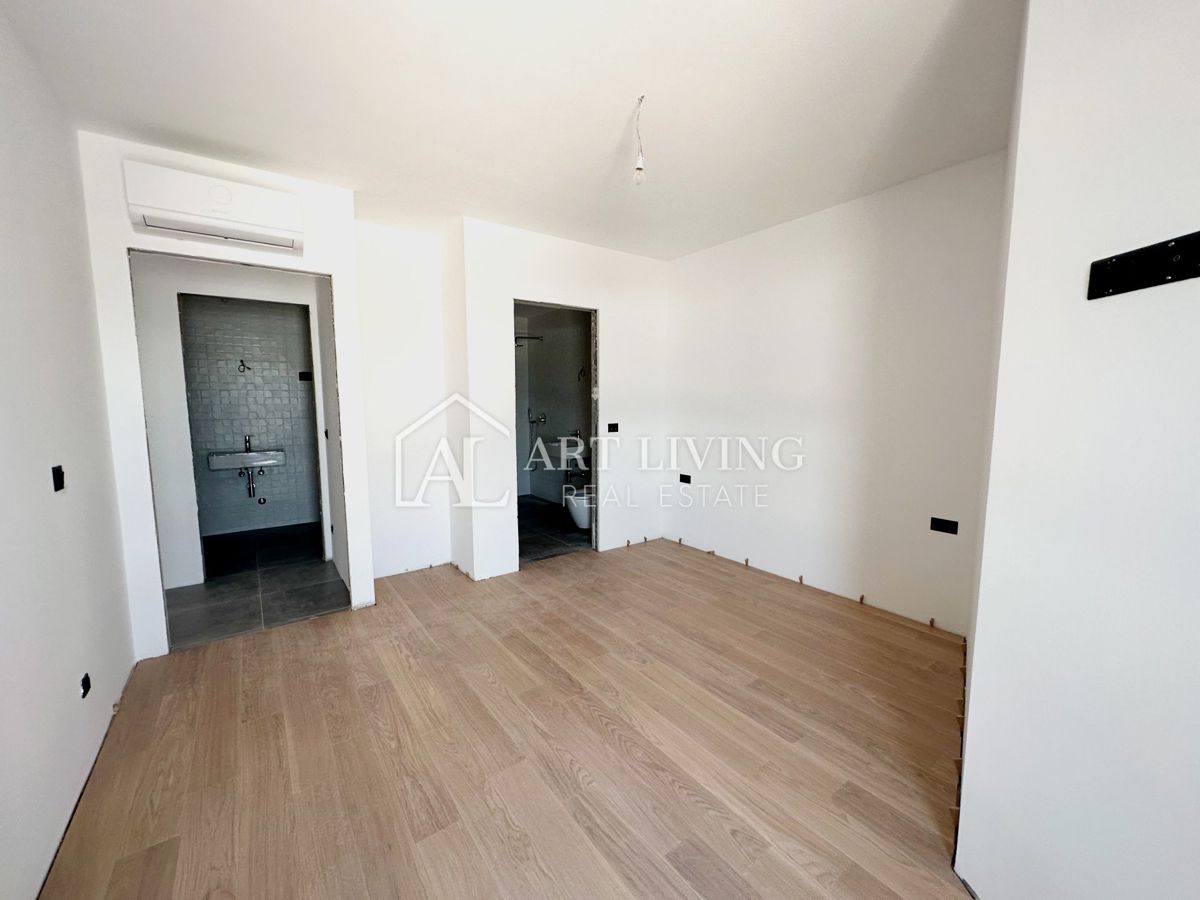 Istria, Umago - moderno appartamento con due camere da letto al 3° piano - OCCASIONE