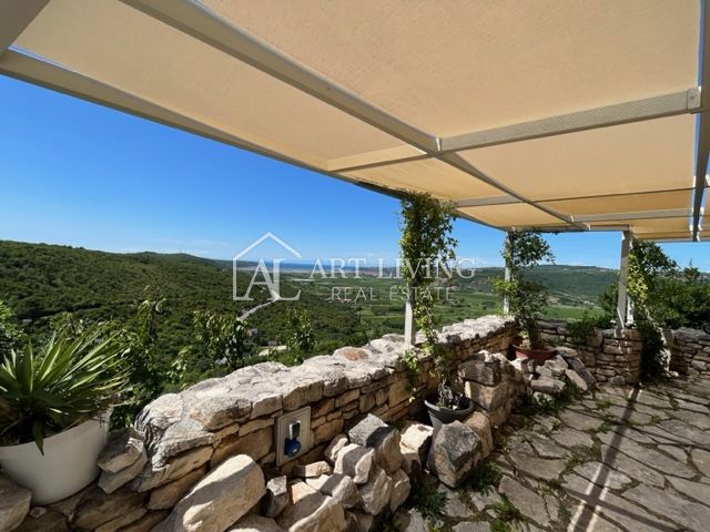 Buje - dintorni, villa istriana in pietra con una vista unica sul mare e sul paesaggio