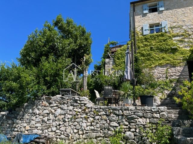 Buje - dintorni, villa istriana in pietra con una vista unica sul mare e sul paesaggio