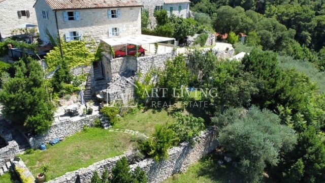 Buje - dintorni, villa istriana in pietra con una vista unica sul mare e sul paesaggio