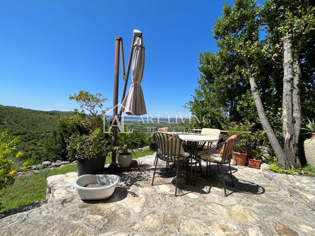 Buje - dintorni, villa istriana in pietra con una vista unica sul mare e sul paesaggio