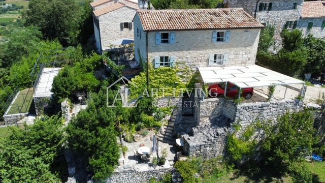 Buje - dintorni, villa istriana in pietra con una vista unica sul mare e sul paesaggio