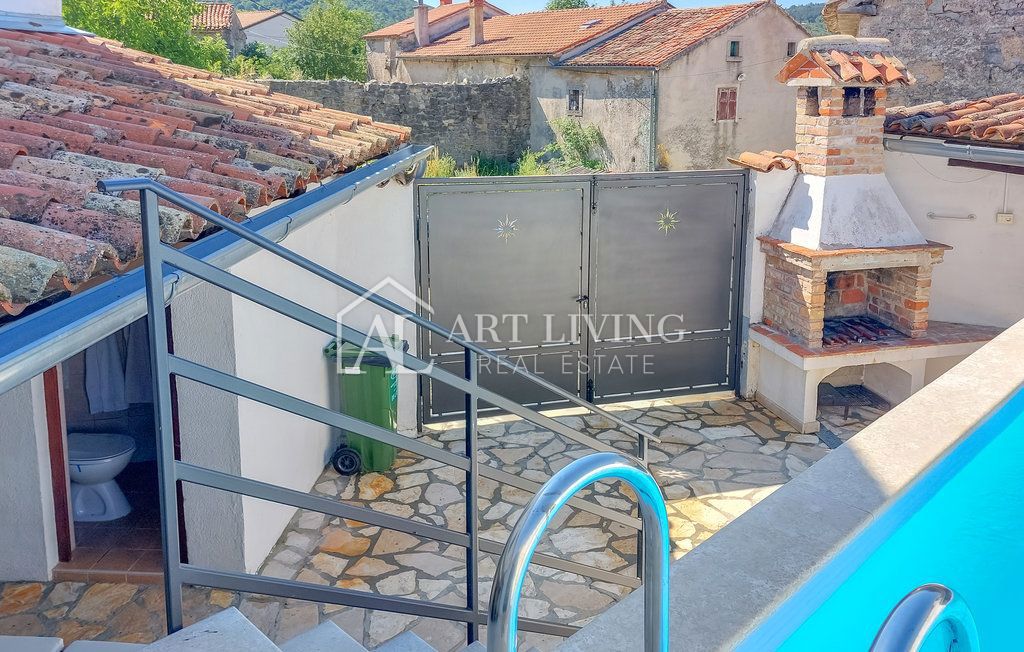 Istria, Pinguente, dintorni - casa autoctona ristrutturata con piscina in stile istriano