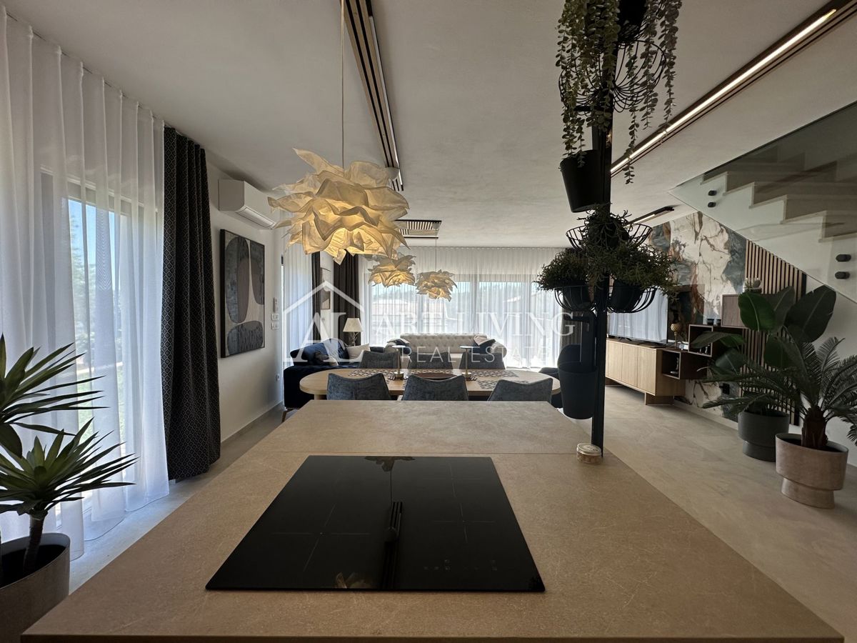 NOVIGRAD, dintorni - CASA DOPPIA MODERNA DI DESIGN IN POSIZIONE ECCEZIONALE - A SOLI 300 m DAL MARE