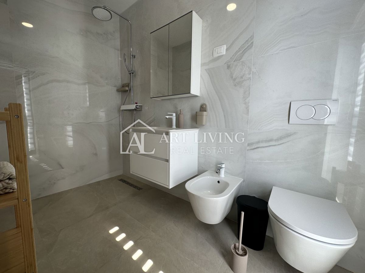 NOVIGRAD, dintorni - CASA DOPPIA MODERNA DI DESIGN IN POSIZIONE ECCEZIONALE - A SOLI 300 m DAL MARE