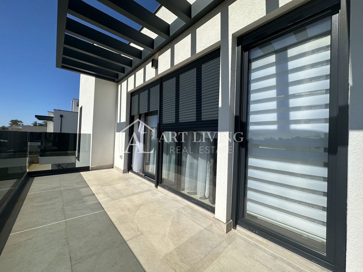 NOVIGRAD, dintorni - CASA DOPPIA MODERNA DI DESIGN IN POSIZIONE ECCEZIONALE - A SOLI 300 m DAL MARE